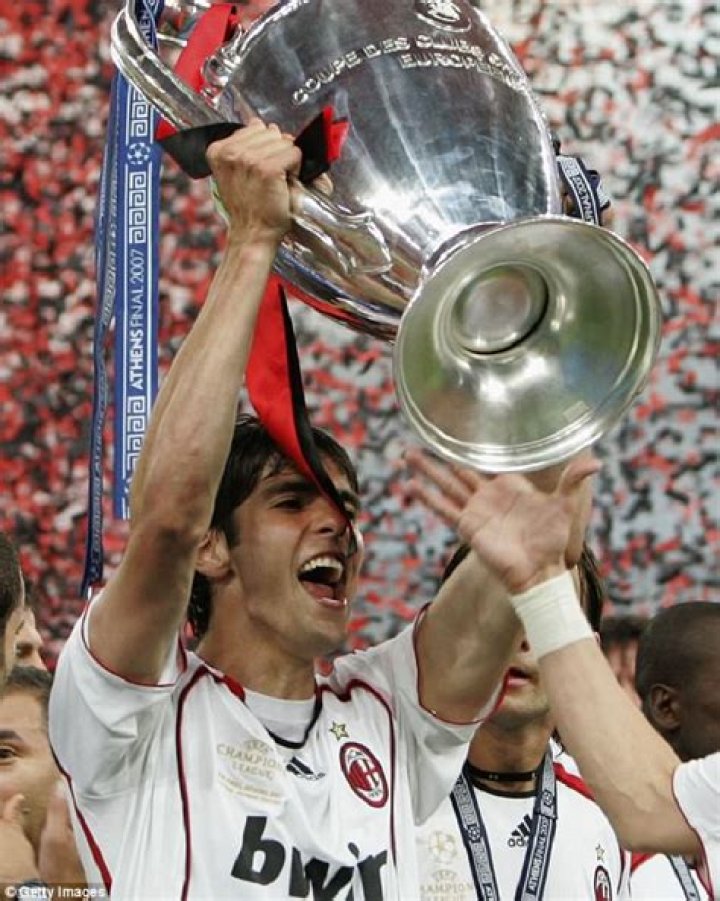 Kaka with UCL Sportivo