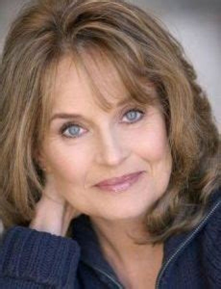 Karen Austin Height