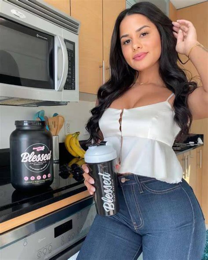 Katya Henry Complete Profile Height, Weight, Biography Fitness Volt