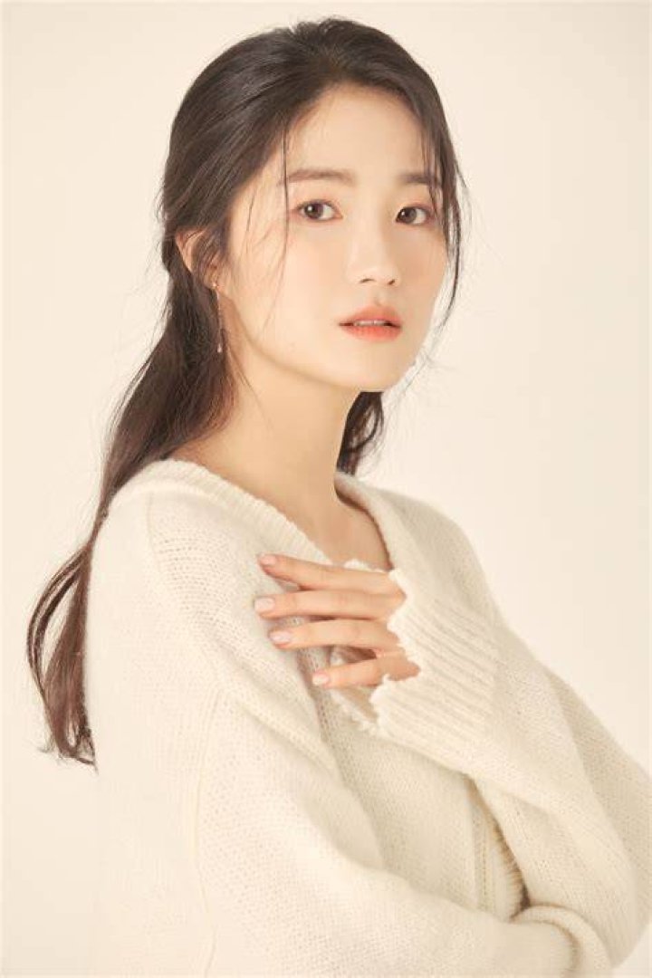 Kim Hye Yoon (김혜윤) MyDramaList