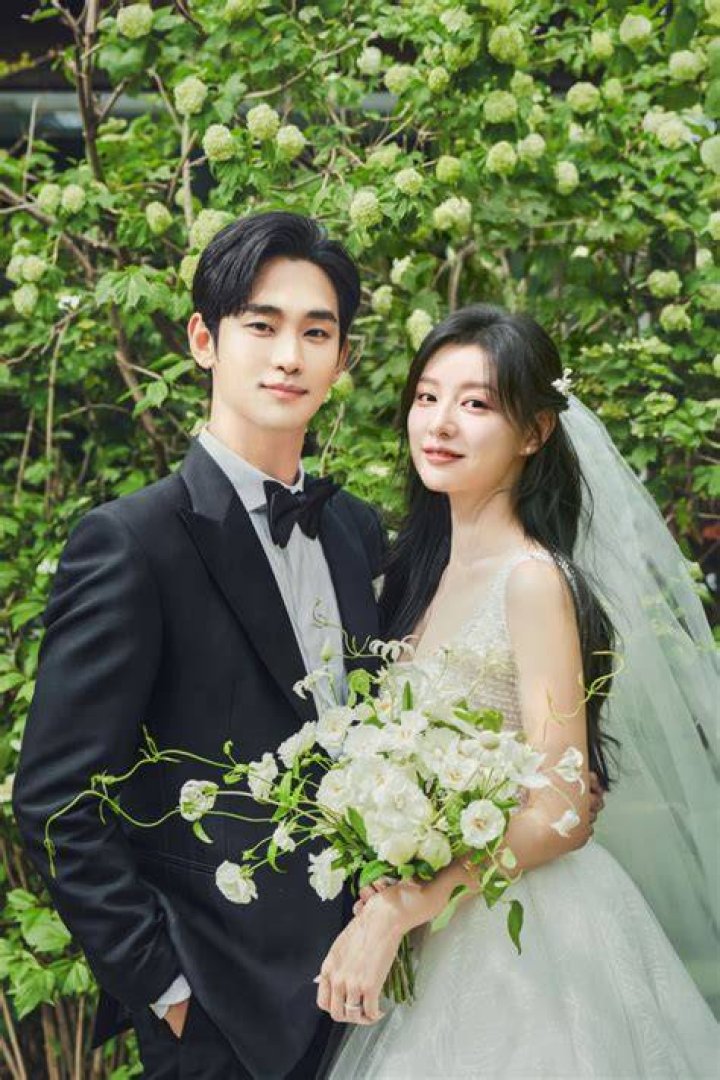 Kim Soo Hyun Love Life Unraveling The Mystery Surrounding His Real