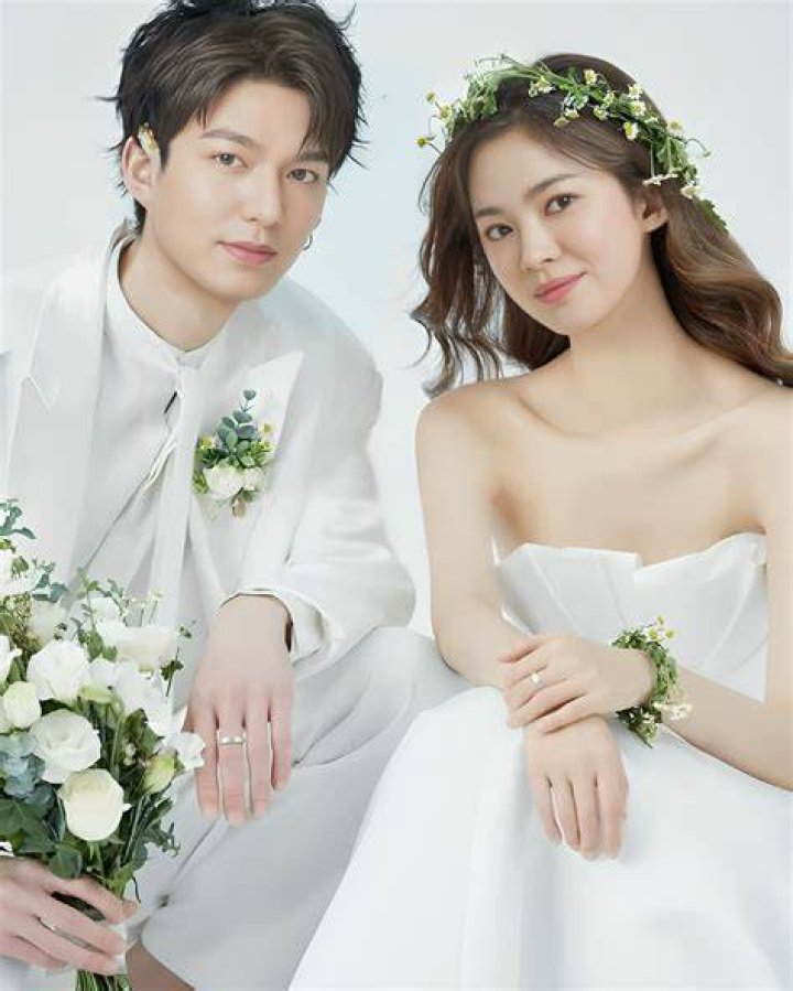 Lee Min Ho Wedding Gift to Lee Seung Gi for his Wedding with Lee Da In