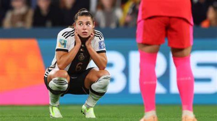 Lena Oberdorf's profile: All the facts and details on the young football star