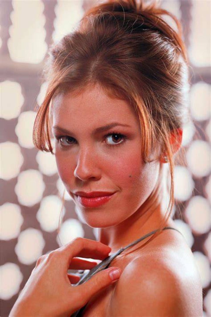 LifestyleBay Nikki Cox hot photos at the People&rsquo;s Choice Awards
