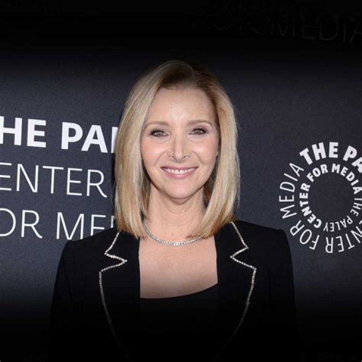 Lisa Age, Bio, Birthday, Family, Net Worth National Today