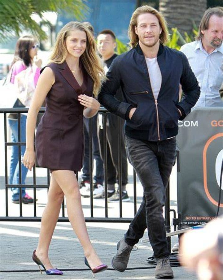 Luke Bracey 2018 Girlfriend, tattoos, smoking & body facts Taddlr