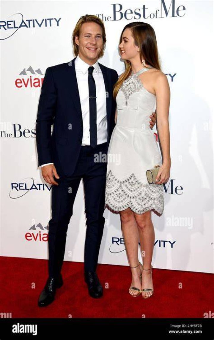 Luke Bracey and Liana Liberato are picture perfect at TheBestofMe