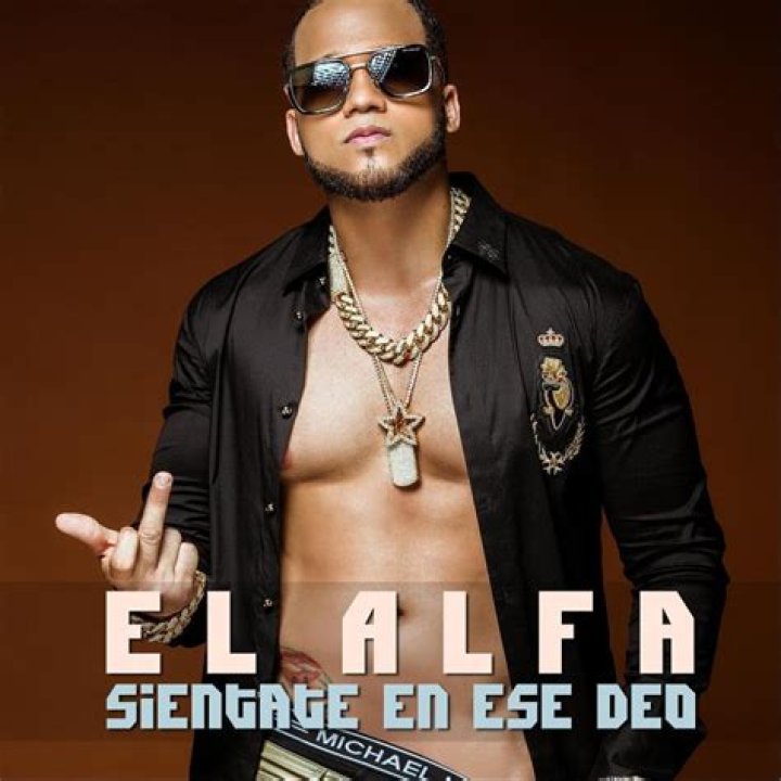 Lyrics & Translations of Sientate En Ese Deo by El Alfa El Jefe