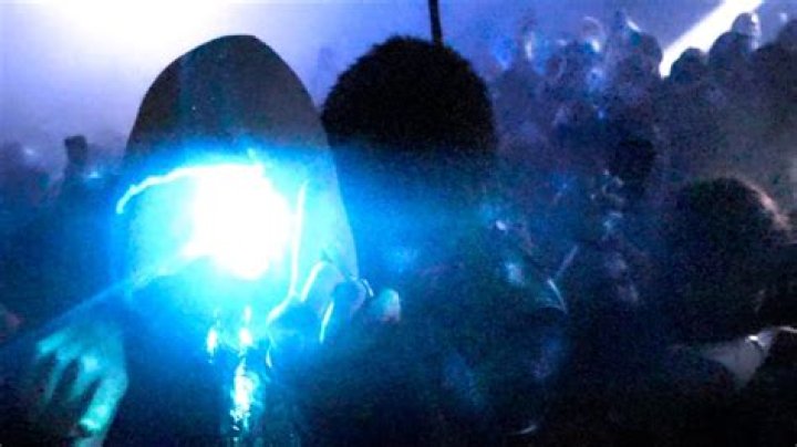 Lyrics & Translations of Western Union by Ecco2K & Bladee & Thaiboy Digital