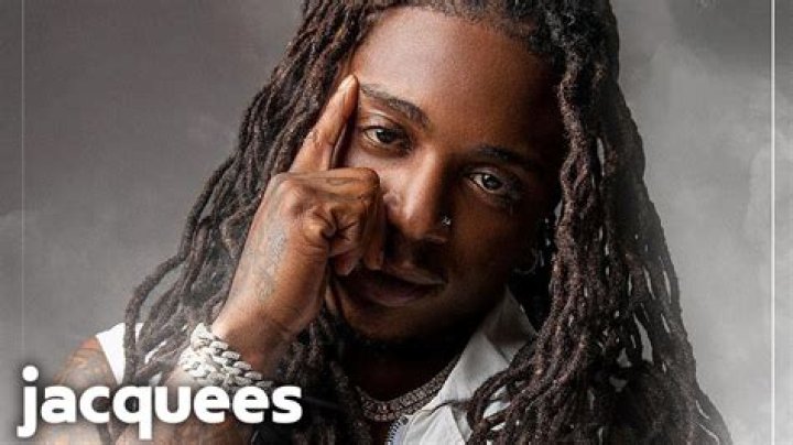 Lyrics & Translations of Who's by Jacquees