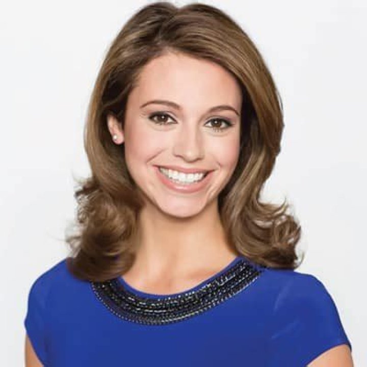 Mackenzie Bart ABC7, Bio, Wiki. Age, Height, Family, Husband, Education, Salary, and Net Worth