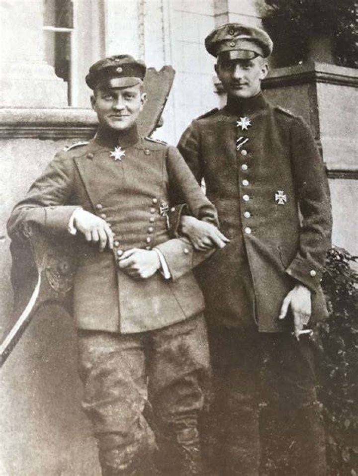 Manfred von Richthofen with brother Lothar