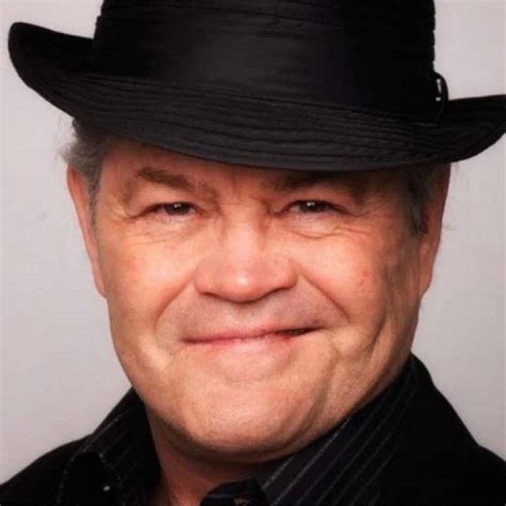 Micky Dolenz Height, Age, Bio, Net Worth, Family, Facts
