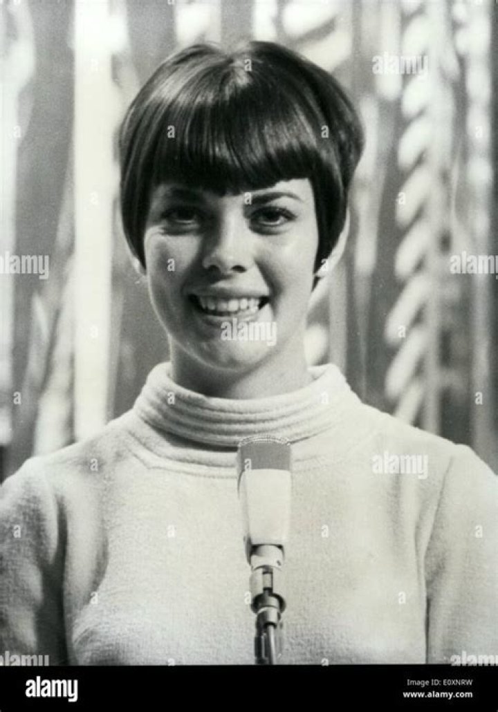 Mireille mathieu Fotos und Bildmaterial in hoher Aufl&ouml;sung Alamy