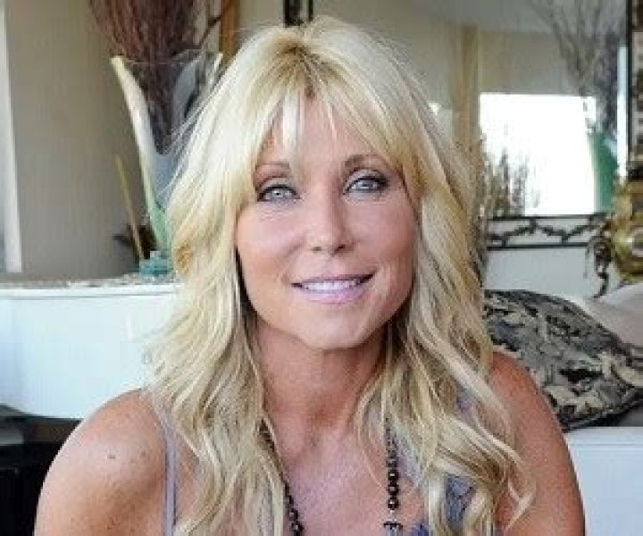Pamela Bach Height