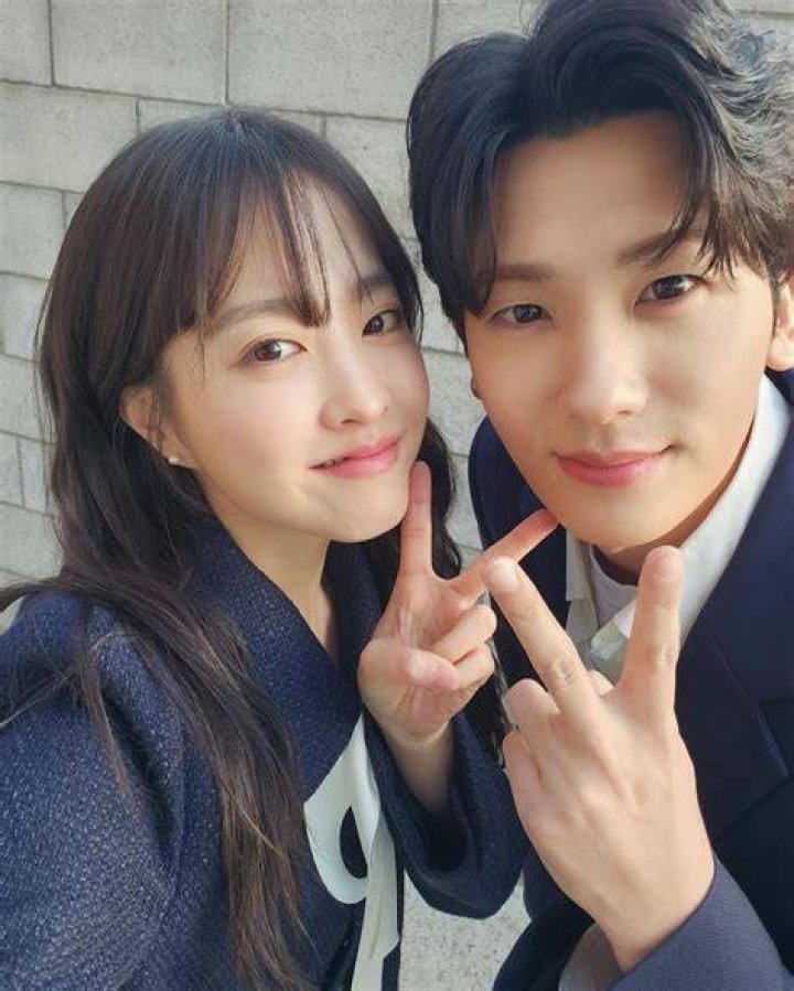 Park Bo Young And Park Hyung Sik To Reunite As A Married Couple For