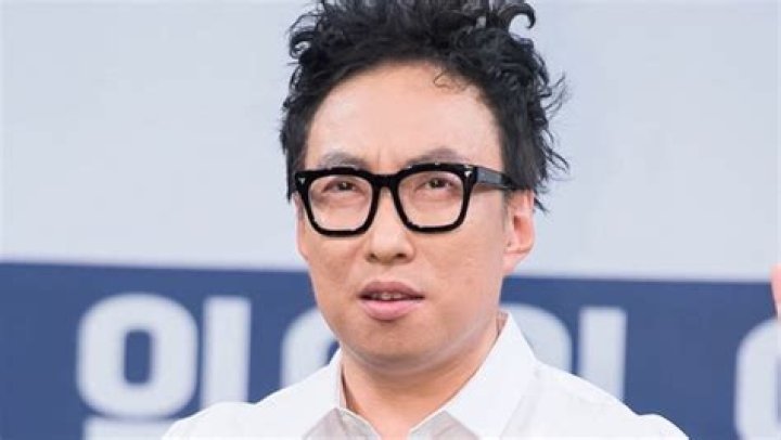 Park Myung Soo reveals a rare date picture with his wife allkpop