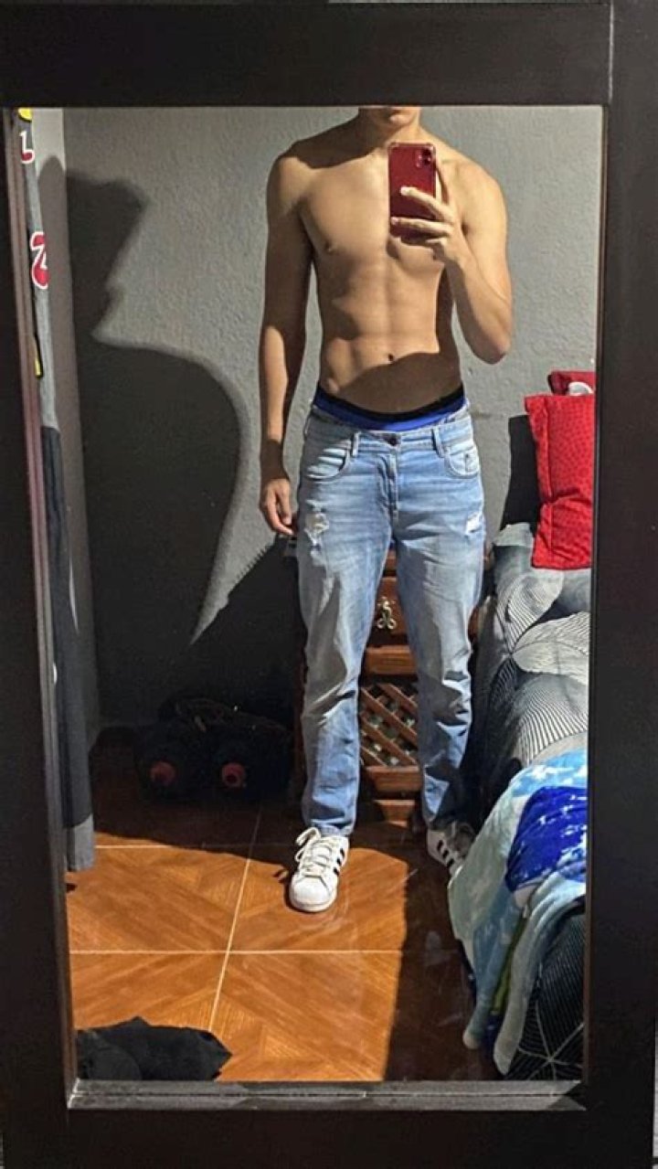 Pin en 5487842 Hombres flacos, Hombres musculosos, Chicos surfistas