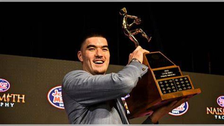 Player of the Year Zach Edey withdraws from NBA Draft, will return to