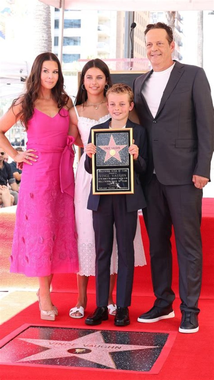 Quem &eacute; Vince Vaughns Esposa Kyla Weber e o qu&ecirc;s O seu Valor L&iacute;quido