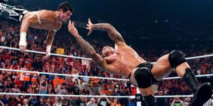 Randy Orton RKOs Evan Bourne
