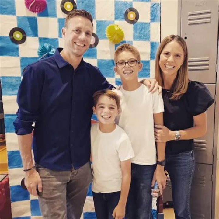 Rich DeMuro Ktla, Bio, Wiki, Age, Height, Family, Wife, Earbuds, New Book, Salary, and Net Worth