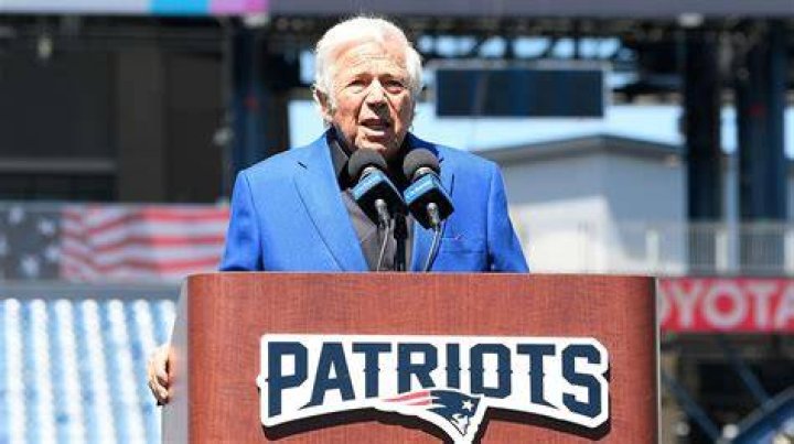 Robert Kraft's significant age gap with new wife Dana Blumberg explored