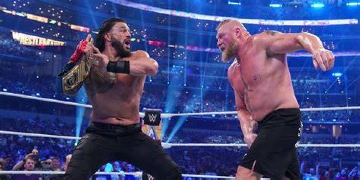 Roman Reigns v Brock Lesnar WrestleMania 38 Cropped-1