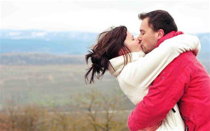 Romantic Lip Kiss Wallpapers Wallpaper Cave