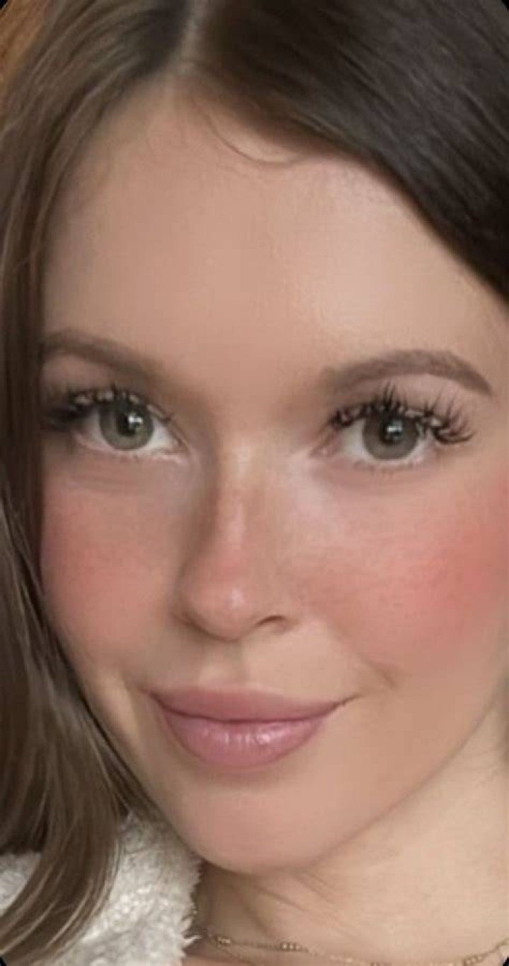 Rose Hart roseharrt , Twitter Profile