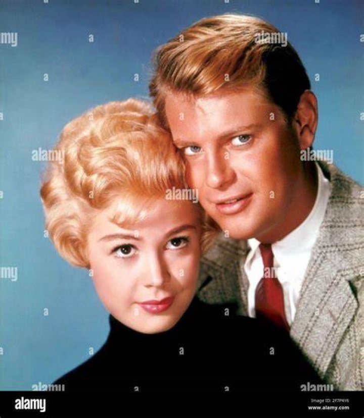 Sandra Dee and Troy Donahue A Summer Place Sandra dee, Troy donahue