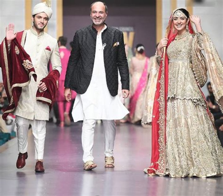 Sarah Khan stuns in Deepak Parwani’s bridal creation