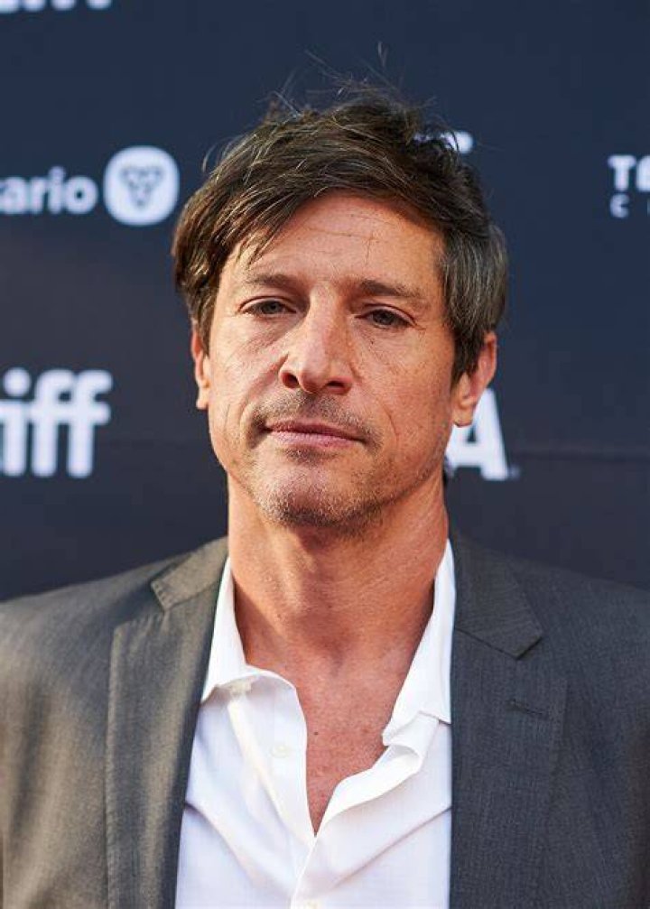 Simon Rex Doesn&rsquo;t Want to Be That Guy Anymore