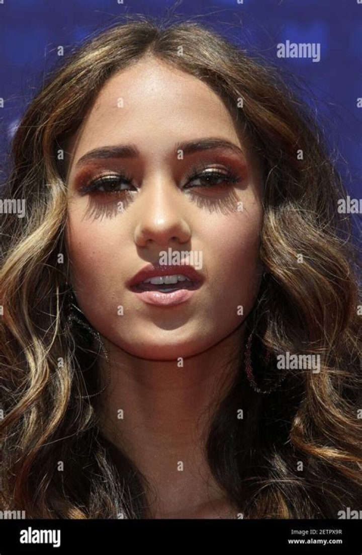 Skylar Stecker from USA | Popnable