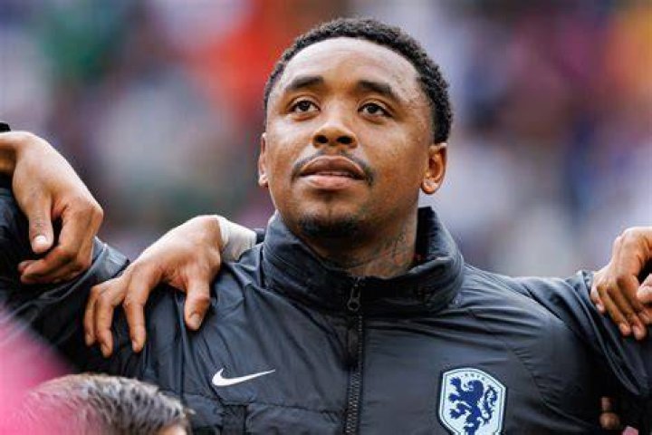 Steven Bergwijn's salary, house, cars, contract, dating, net worth, age, stats