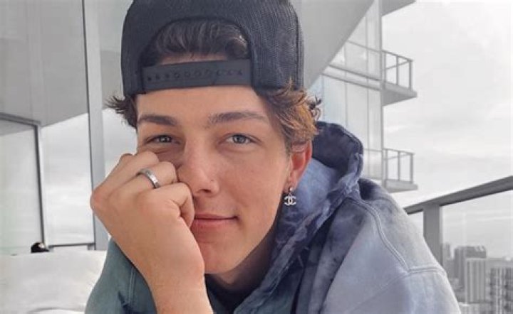Tayler Holder – Biography, Facts & Life Story