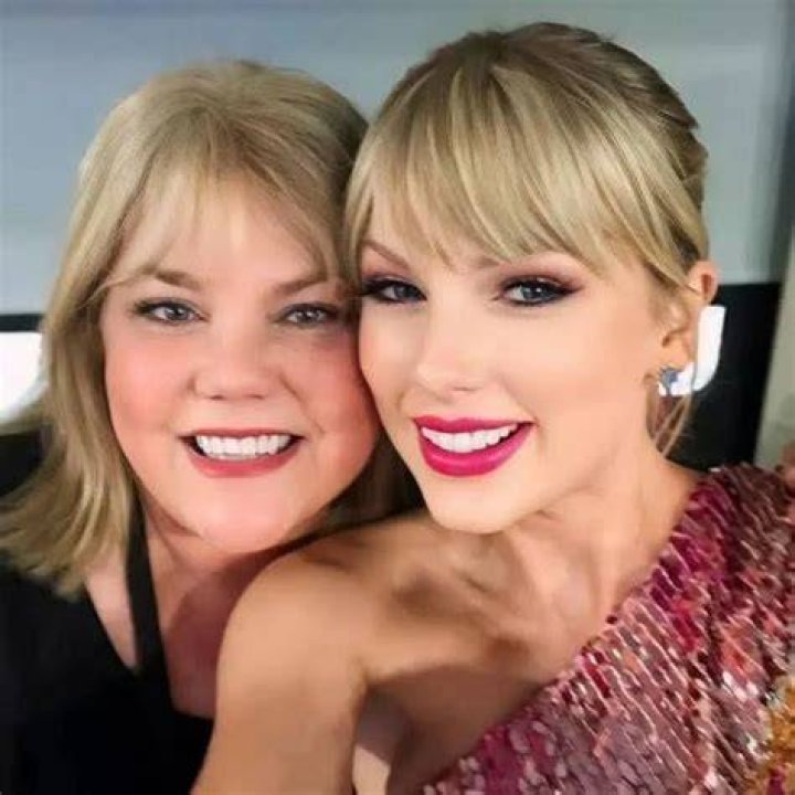 Taylor Swift Reveals Her Mom's Cancer Is Back My News Time Blog