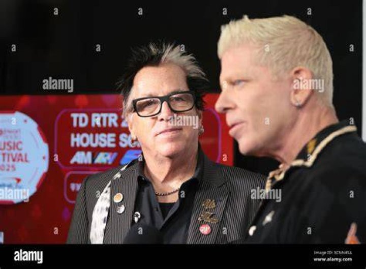 The Offspring&rsquo;s Dexter Holland Shares the Truth of Being a Doctor and Pilot