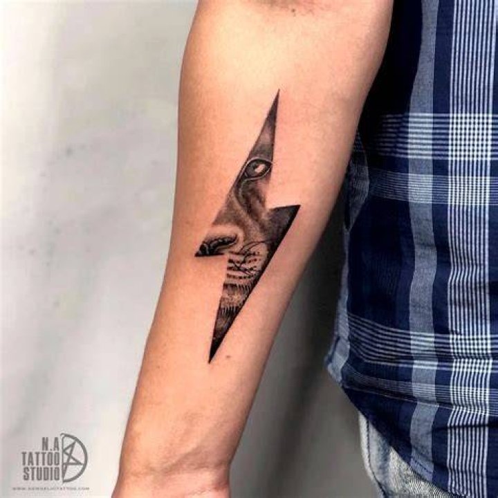 Thunderbolt Tattoo 26 Photos & 57 Reviews Tattoo 2088 Briarcliff