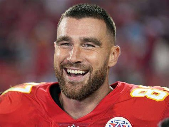 Travis Kelce Supported by Brother Jason, Parents Donna and Ed on SNL