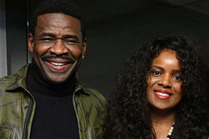 Ukhozi Fm Irvin Sihlophe Wife: Was The Presenter Married?