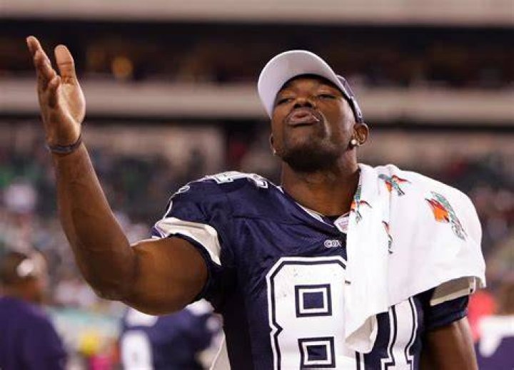 WATCH Terrell Owens Pummels Heckler to the Ground Outside CVS After