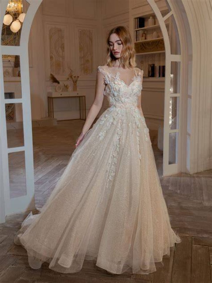 Wedding Dress '85 Wedding dresses, Madonna, Iconic weddings
