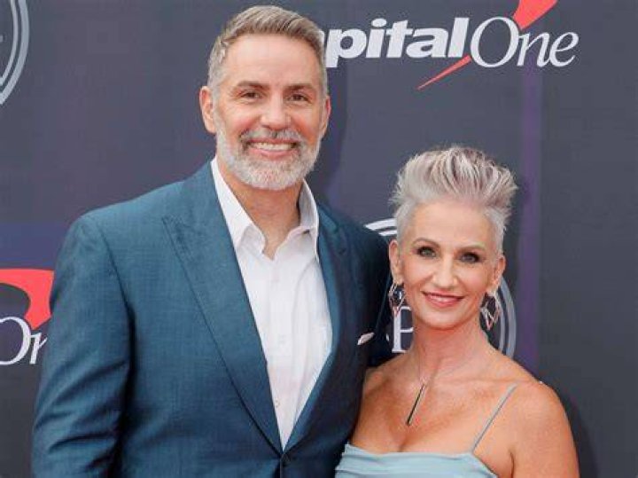 Who is Brenda Warner, Kurt Warner's wife? Bio and all the details