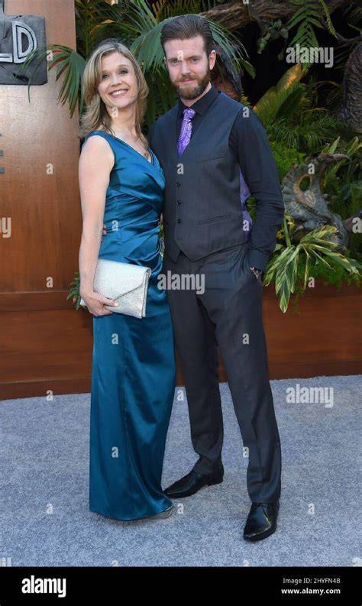 Who is Mark Aaron Bolton? Ariana Richards' husband Gistbay