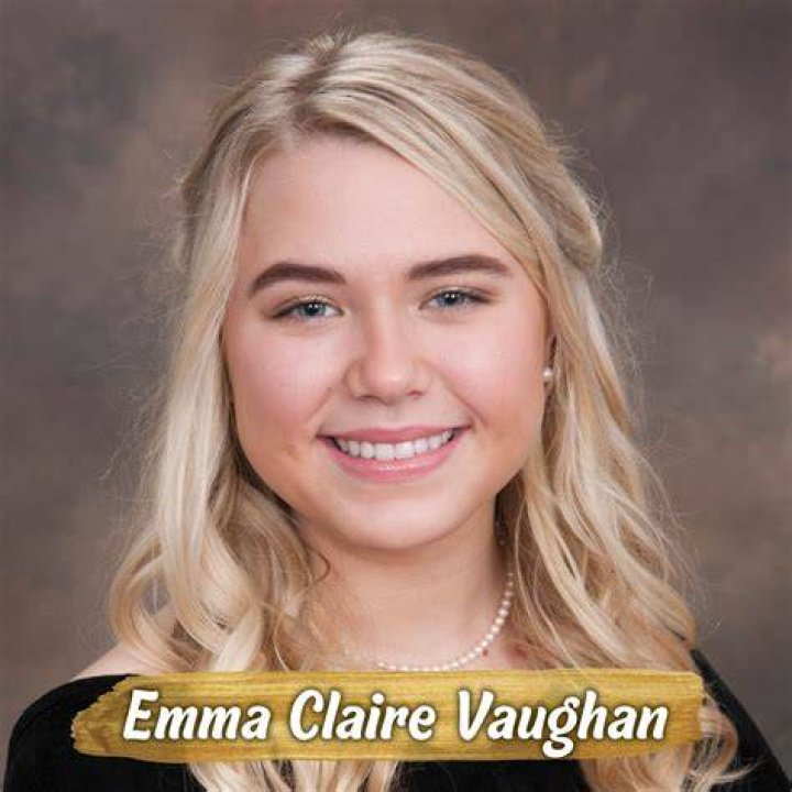 Who is Midwestemma? Emma Claire Bio, Onlyfans, Facts & Career
