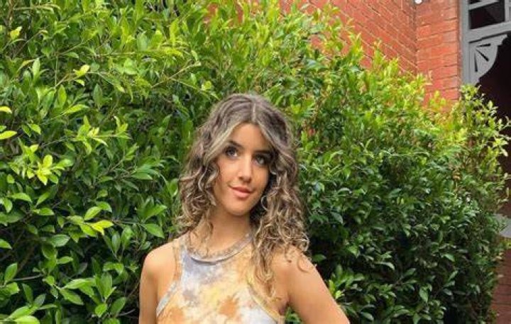 Who is Model Zoe Gara? Biography, age, Wiki, boyfriend, net worth