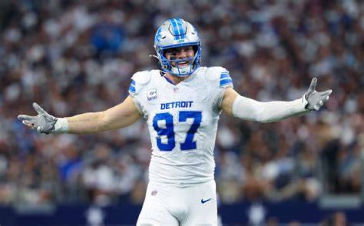 Why Aidan Hutchinson's mom Melissa would've been 'sobbing' at NFL Draft