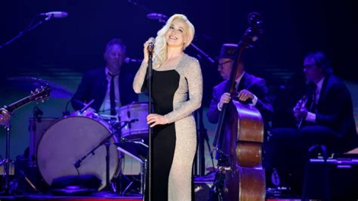 Why Did He Suicide- Kellie Pickler