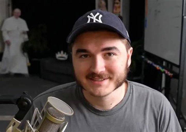 YouTuber Jschlatt Almost Breaks Down In Video Talking About Retirement